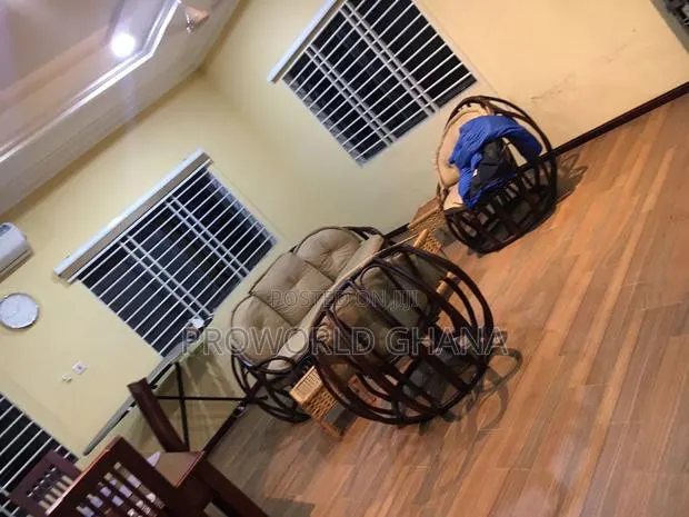 2 Bedroom House. Airbnb Fully Furnished Per Night · Photo 1