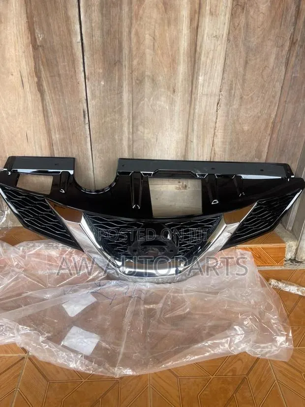 Nissan Rogue 2014 Grille · Photo 1