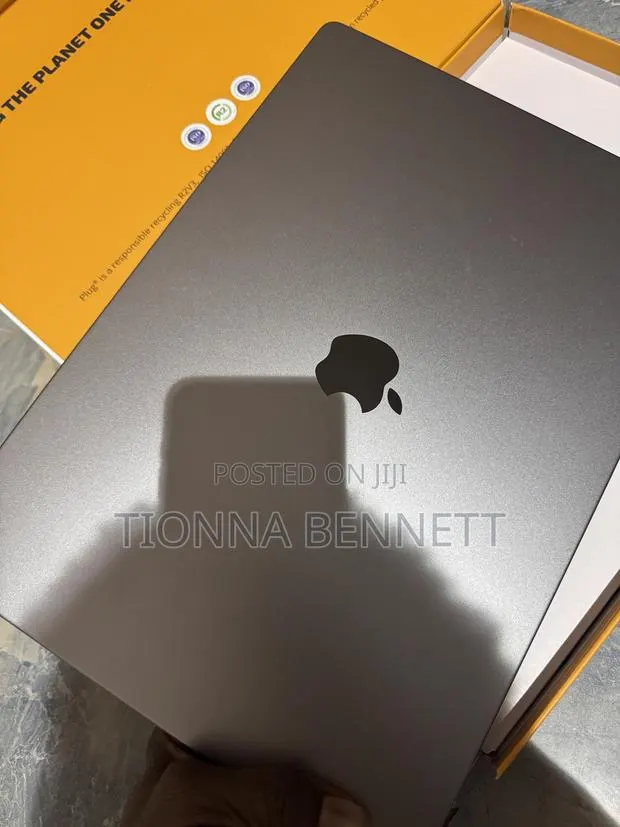 Laptop Apple MacBook Pro 2021 M1 Max 32GB Apple M1 Max SSD 512GB · Photo 2