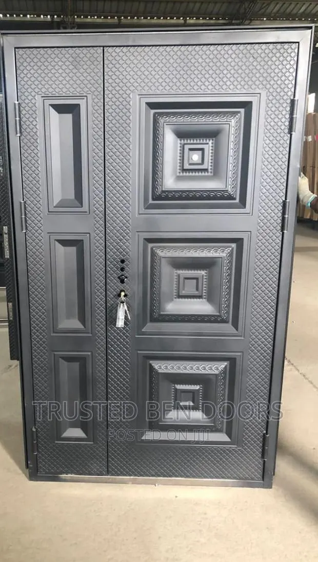 Adorable Paladin Turkey One/Half Security Door · Photo 1