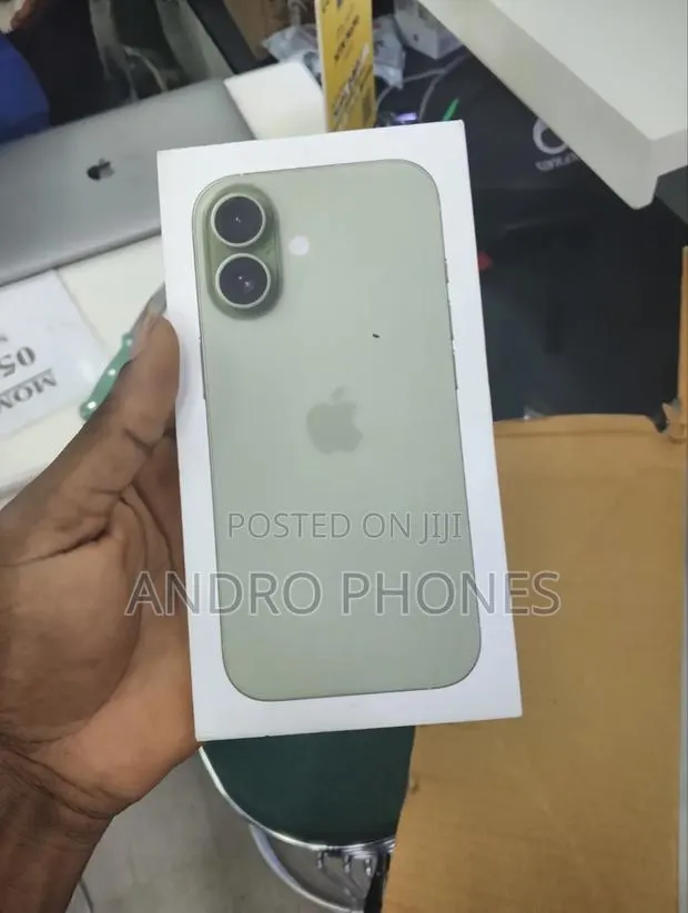 New Apple iPhone 17 256 GB Green · Photo 1