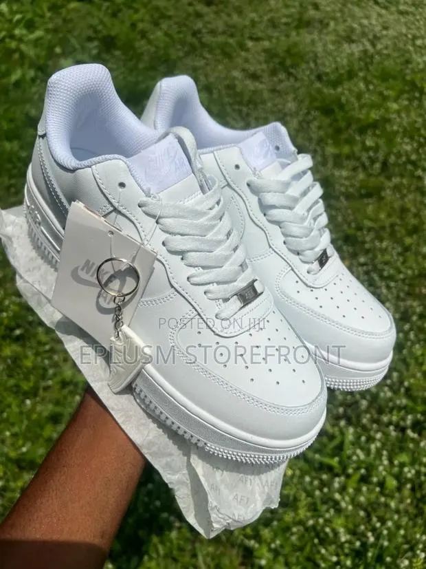 High-Quality Original Nike Air Force Triple White Fully Restocked · Photo 1