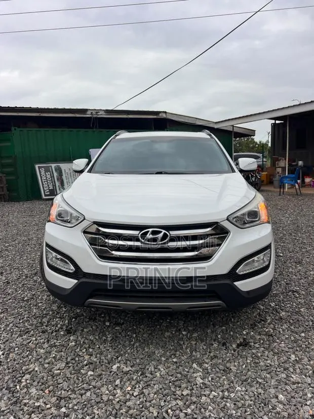 Hyundai Santa Fe 2014 White · Photo 1