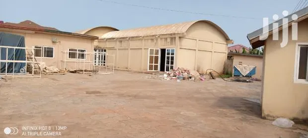 600 Sqm Warehouse With 3bedrooms for Rent · Photo 1