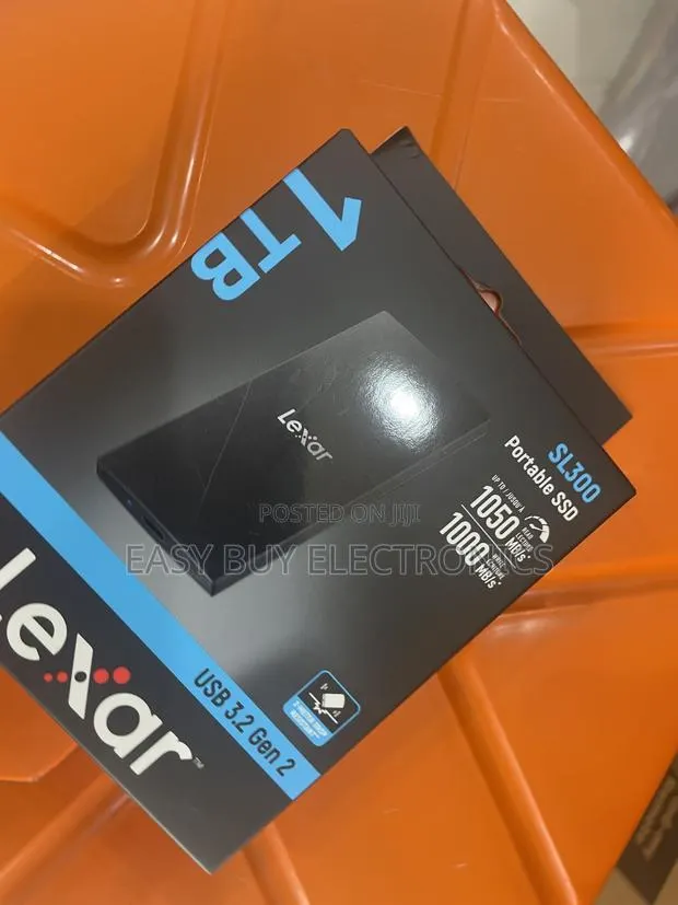 With Hub USB 3.2 Type -C , 1 TB Hard Drive · Photo 1