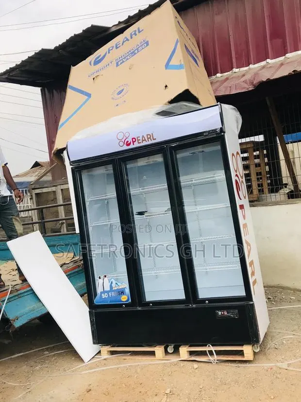 Reliable Pearl PVC-150 Display Glass 3 Doors Electric · Photo 1