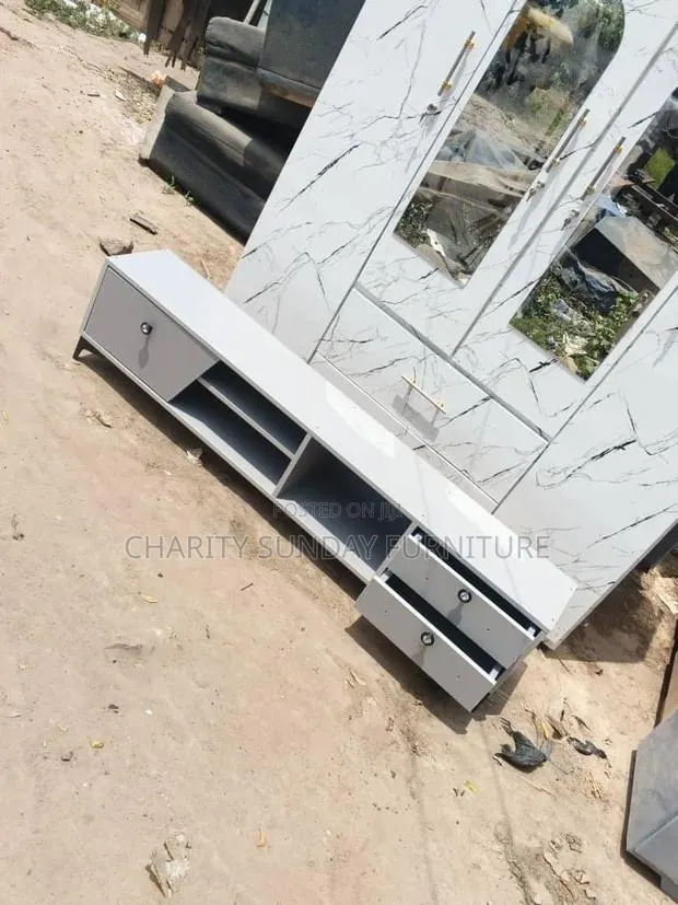 Original TV Stands · Photo 1