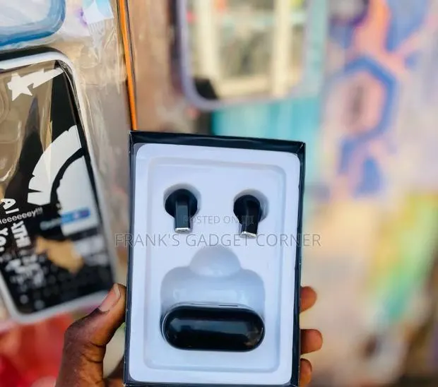 Pro 5s Earbuds · Photo 1