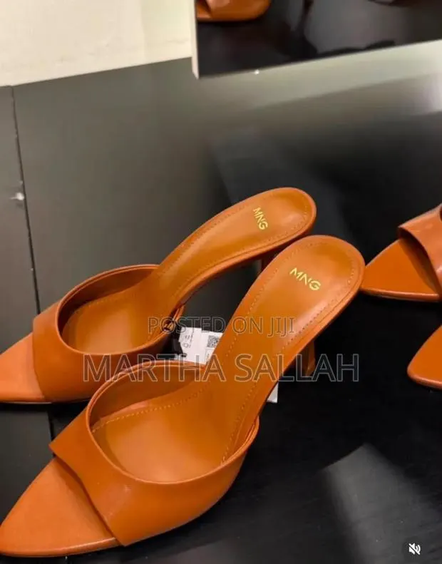 Mango (Mng) Heels · Photo 1