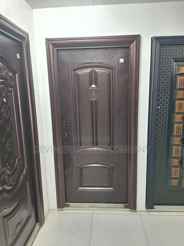 Paladin Rough Brown Door for All Buildings, (Strong and Elegant) · Photo 1