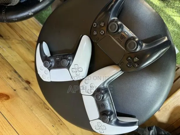 Original Home Used Ps5 Controllers · Photo 1