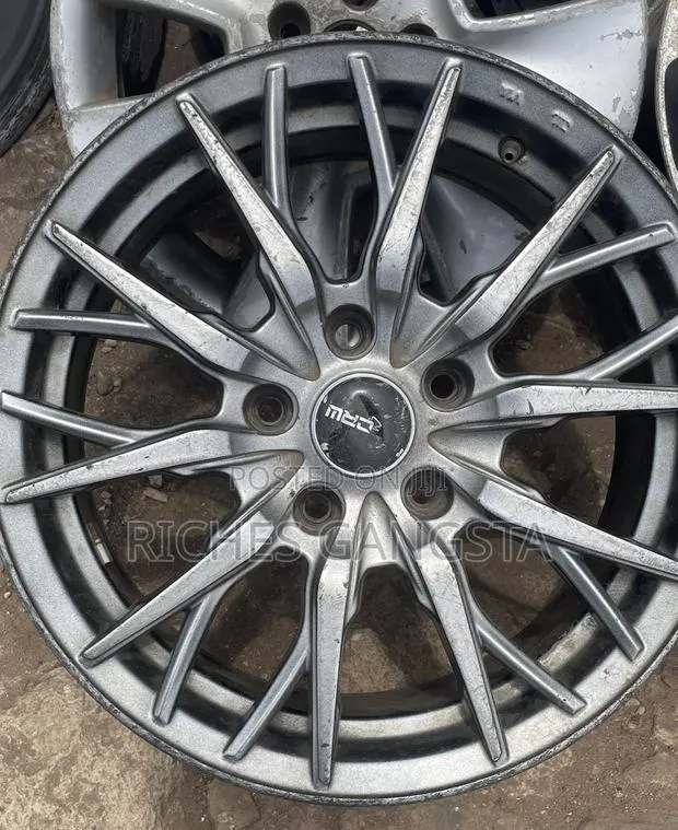Clean Set of 16 Size Alloy Rims 5x112 - Excellent Condition · Photo 1