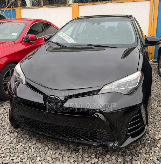 Toyota Corolla SE (1.8L 4cyl 2A) 2018 Black · Photo 1