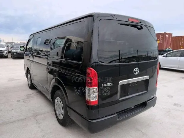 Toyota HiAce 2014 Black · Photo 2