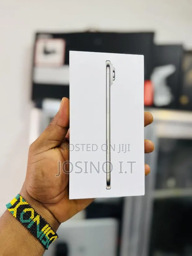 New Apple iPhone Air 256 GB Rose Gold · Photo 1