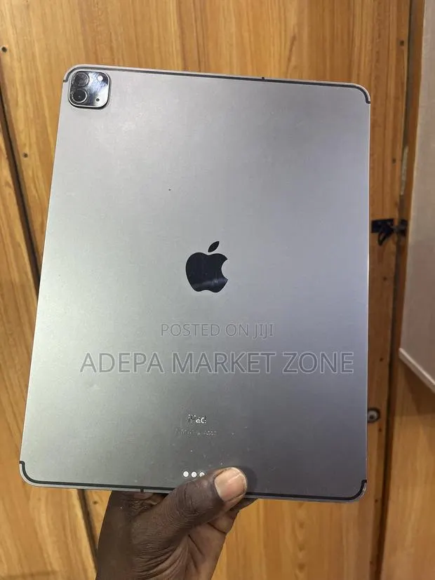 Apple iPad Pro 12.9 (2020) 256 GB Gray