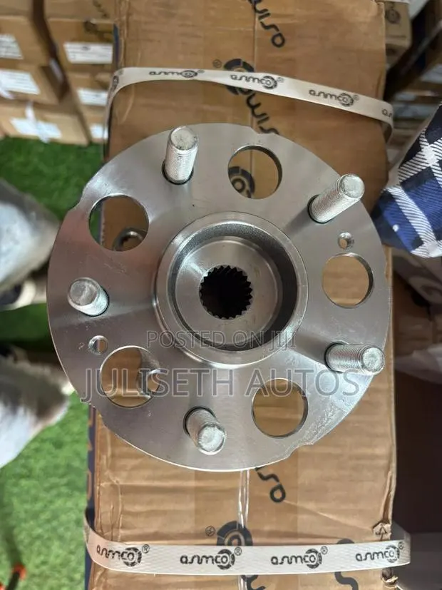 Honda CR-V 2012-2016, Acura RDX 013-15 Rear Wheel Hub and Bearing · Photo 1