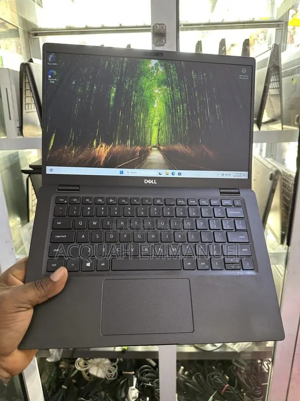 Laptop Dell Latitude 7310 16GB Intel Core i5 SSD 256GB · Photo 1