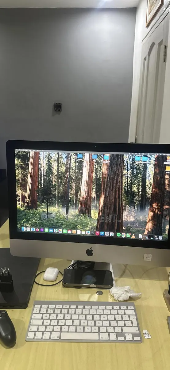 Desktop Computer Apple iMac 8GB Intel Core I5 SSHD (Hybrid) 1T · Photo 1