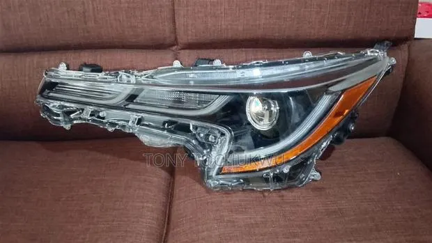Head Light Corolla 2020-2021-2022 · Photo 1