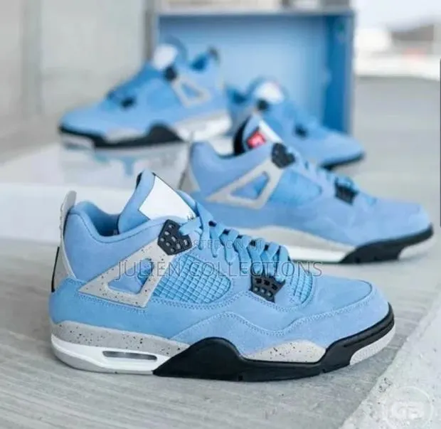 Jordan 4 University Blue · Photo 1