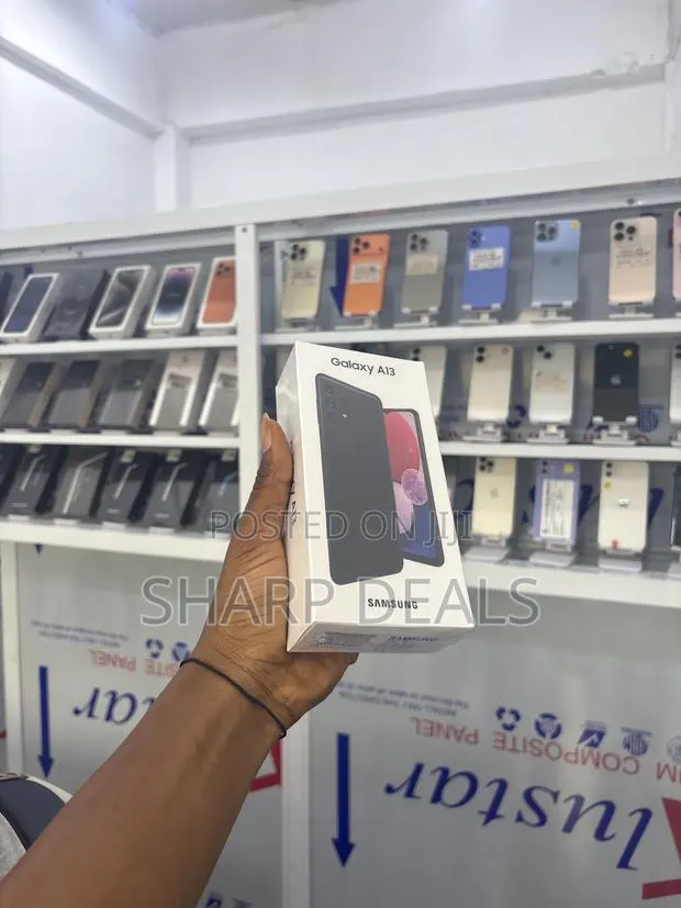 New Samsung Galaxy A13 128 GB Black · Photo 1