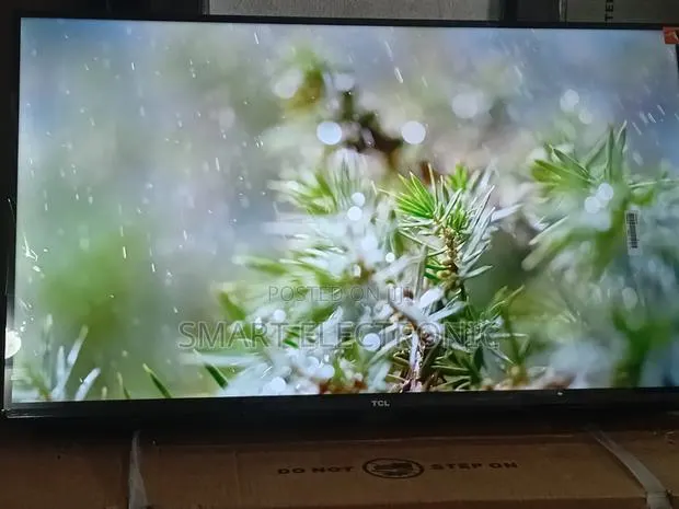 TCL 32” Qled Android Smart Tv for Home Entertainment · Photo 1