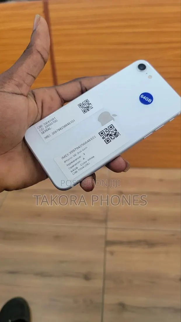 Apple iPhone SE (2020) 64 GB White · Photo 1