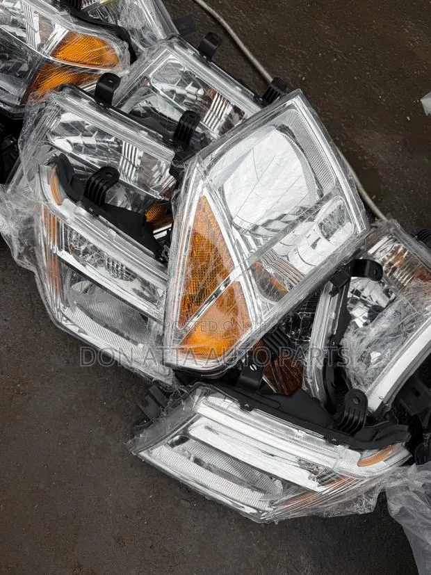 Nissan Navara 2009- 2012 Headlights Available · Photo 1