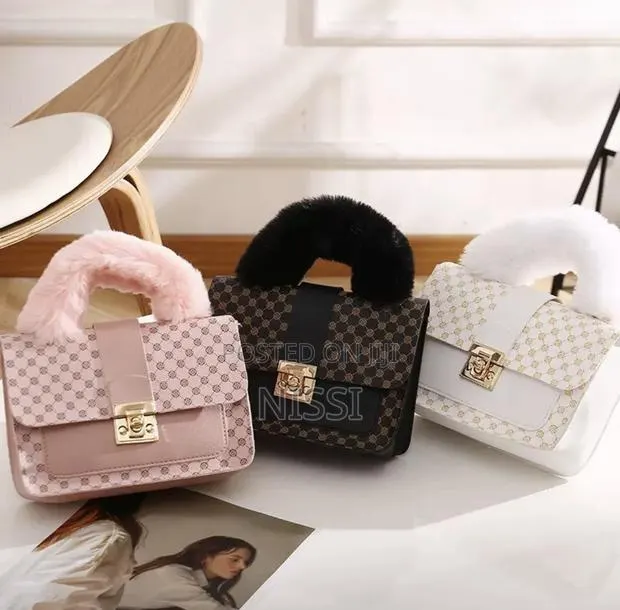 Fluffy Handle Mini Bag · Photo 1
