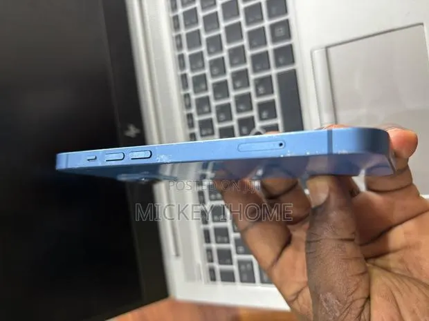 Apple iPhone 13 128 GB Blue · Photo 1