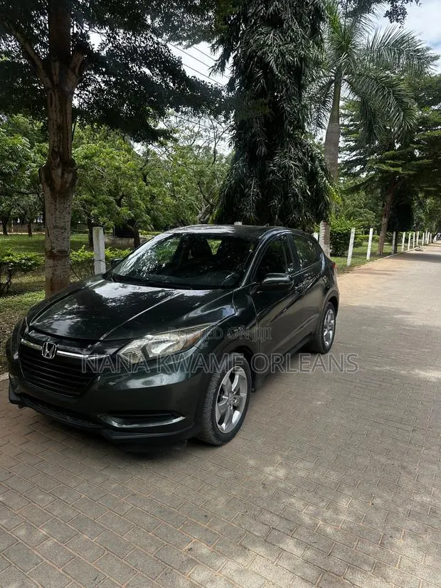 Honda HR-V 2018 Green · Photo 1