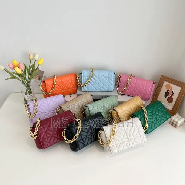 Thick Chain Fashion Embroidery Thread One-Shoulder Handbag · Photo 1