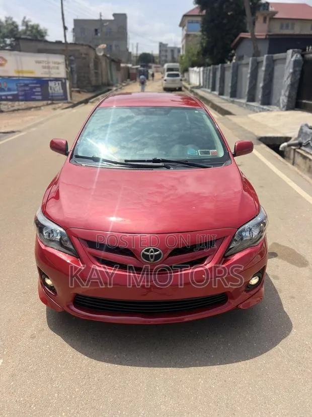 Toyota Corolla S 4dr Sedan (1.8L 4cyl 4A) 2013 Red · Photo 1
