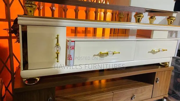 Brand New TV Stand With 3 Drawers · Photo 1