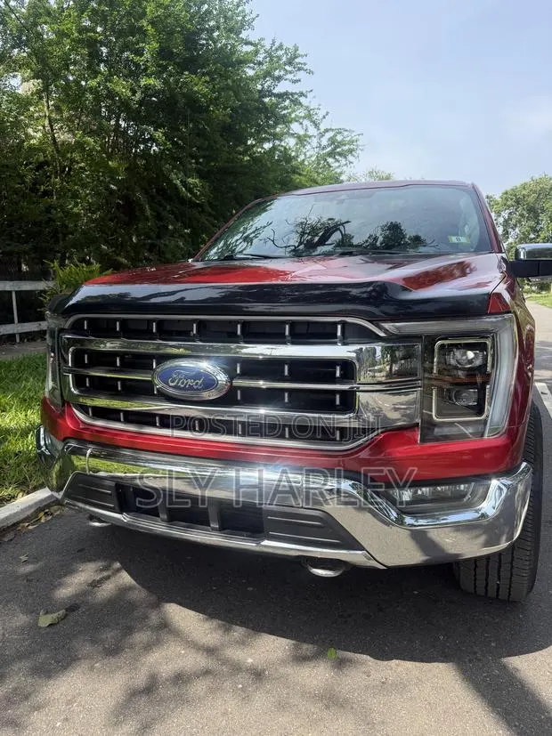Ford F-150 LARIAT 2021 Red · Photo 2