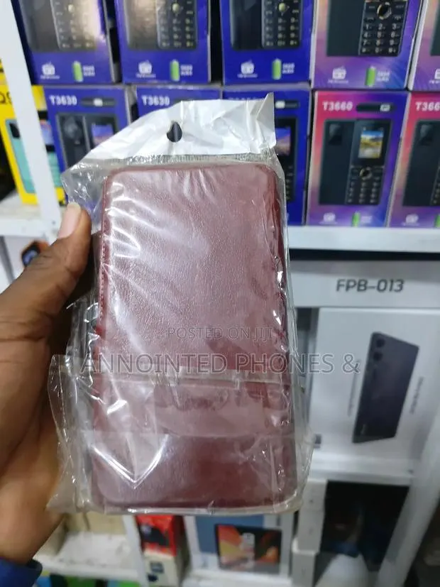 Phone Flip Pouch · Photo 1
