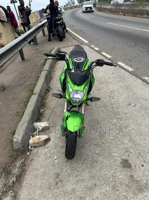 Kawasaki Z125 Pro 2018 Green · Photo 8