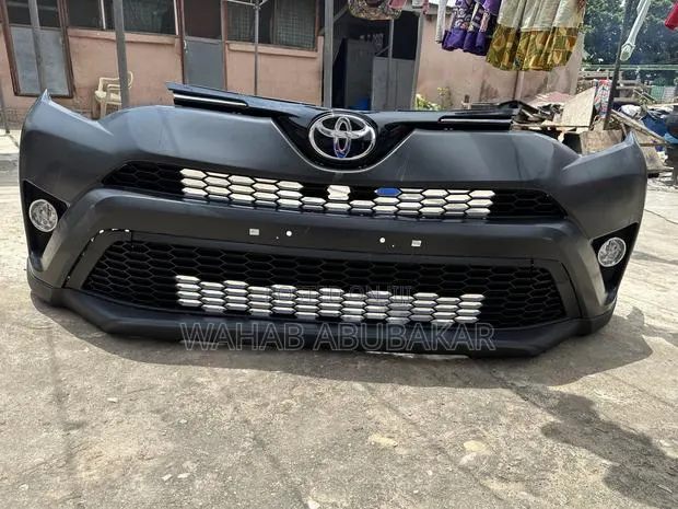 Toyota RAV4 2017 Front Bumper Complete · Photo 1