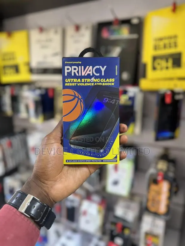 Apple iPhone 17 Pro Max Protector · Photo 1