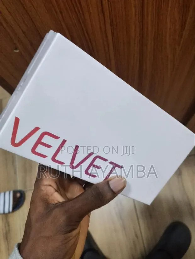 New LG Velvet 128 GB Black · Photo 1
