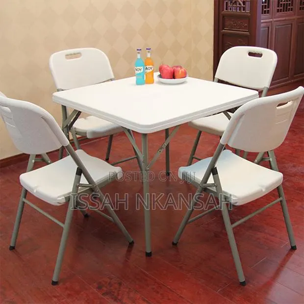 Heavy Duty 4 Sitter Table and 4 Chairs · Photo 1