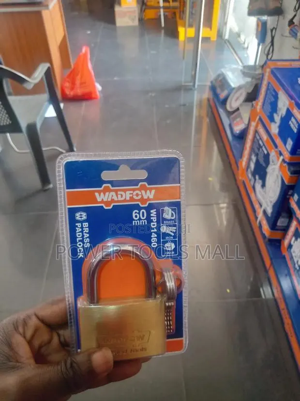 Wadfow Brass Padlock · Photo 1