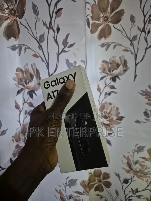 New Samsung Galaxy A17 128 GB Black · Photo 1
