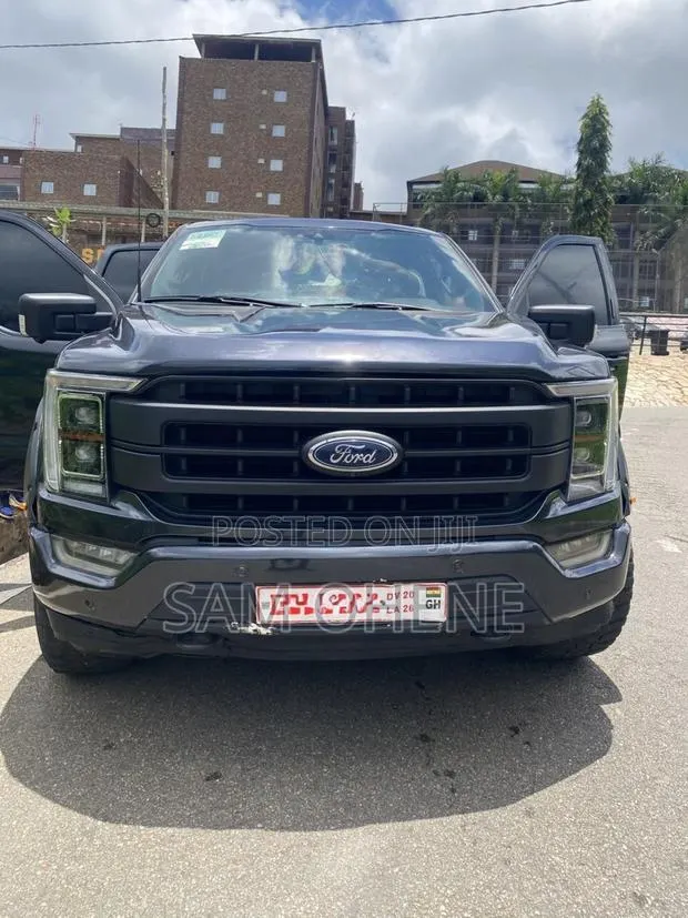 Ford F-150 LARIAT 2022 Black · Photo 1
