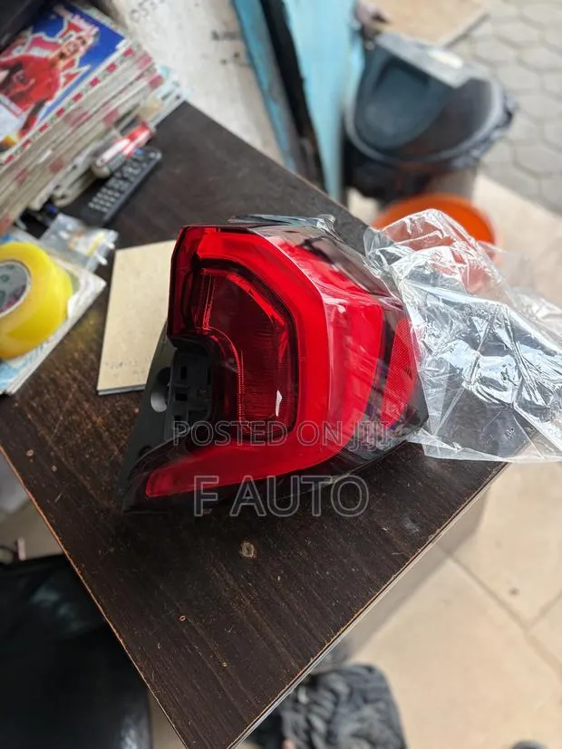 GMC TERRAIN 2018,2019,2020,2021,2022 Taillight · Photo 1