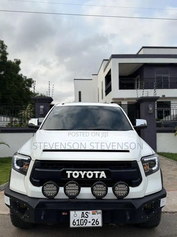 Toyota Tundra 2017 White · Photo 1