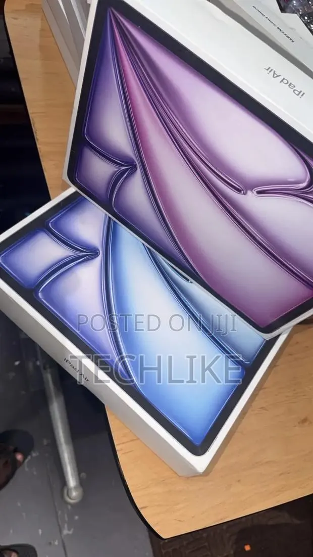 New Apple iPad Air 13 (2025) 128 GB Black · Photo 1