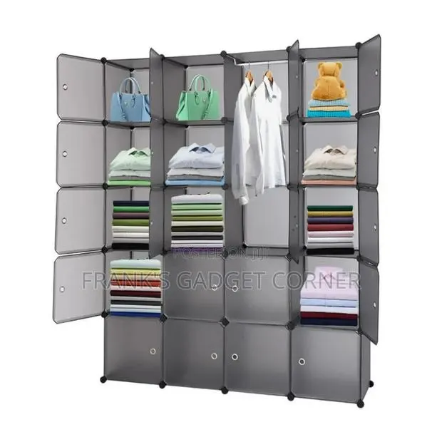 20 Cubes Plastic Wardrobe · Photo 1
