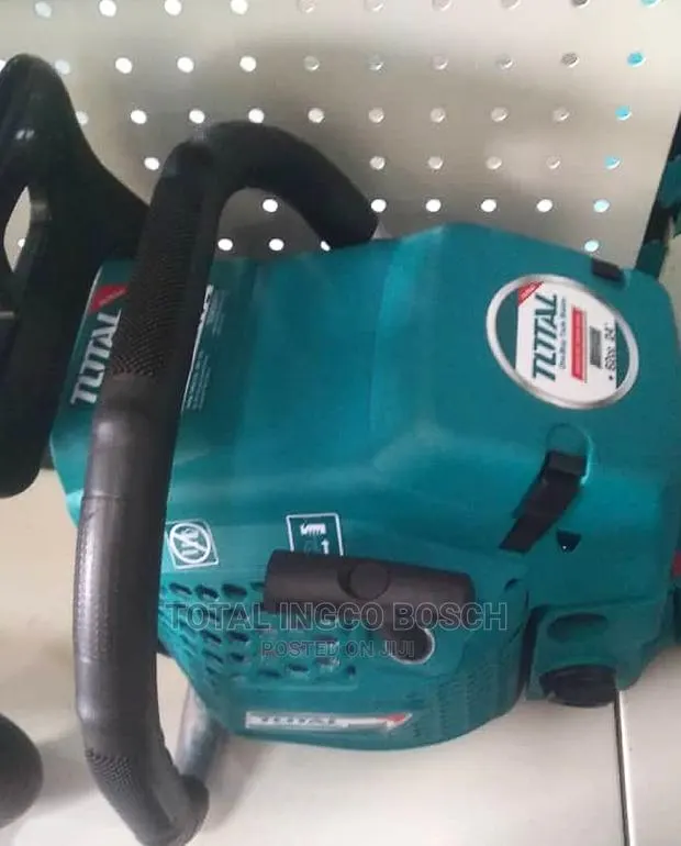 Total 24inches Gasoline Chainsaw · Photo 1